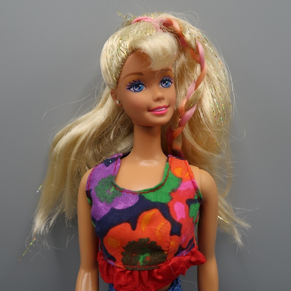 Vintage 90s Barbie‎ Blonde Hair Blue Eyes Beach outfit 11 inches tall Girl Doll